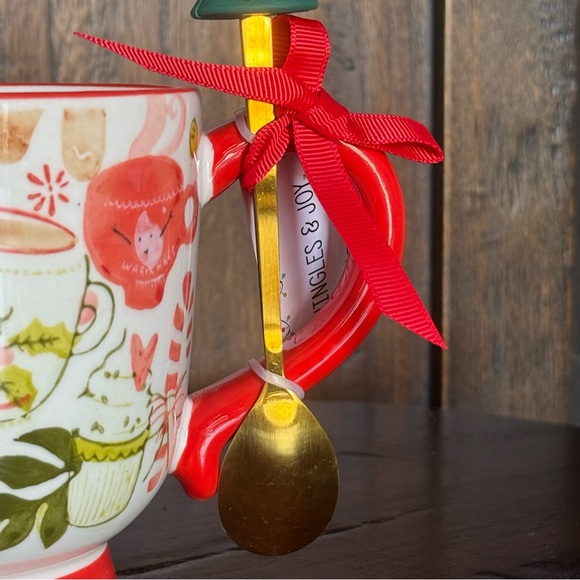 Gingerbread Man Mug with Christmas Tree Stirrer - Potter’s Studio Jingles & Joy - Picture 6 of 15